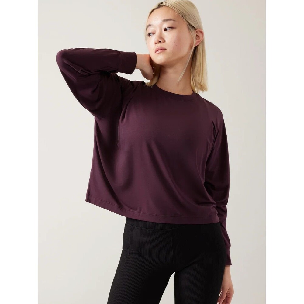 Athleta Elemental Long Sleeve Pleated Crop Top Spiced Cabernet Sz Medium M
